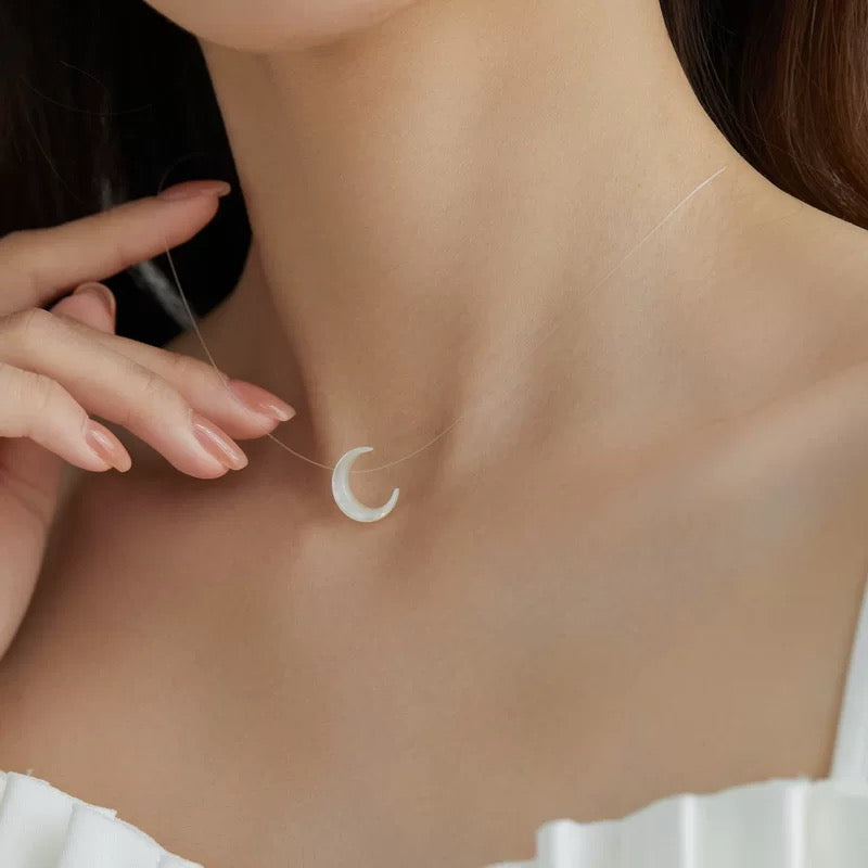 Exquisite niche light luxury shell Moon Invisible choker necklace for women, clavicle chain, presenting a superior sense in summer,  ideal gift for girlfriend