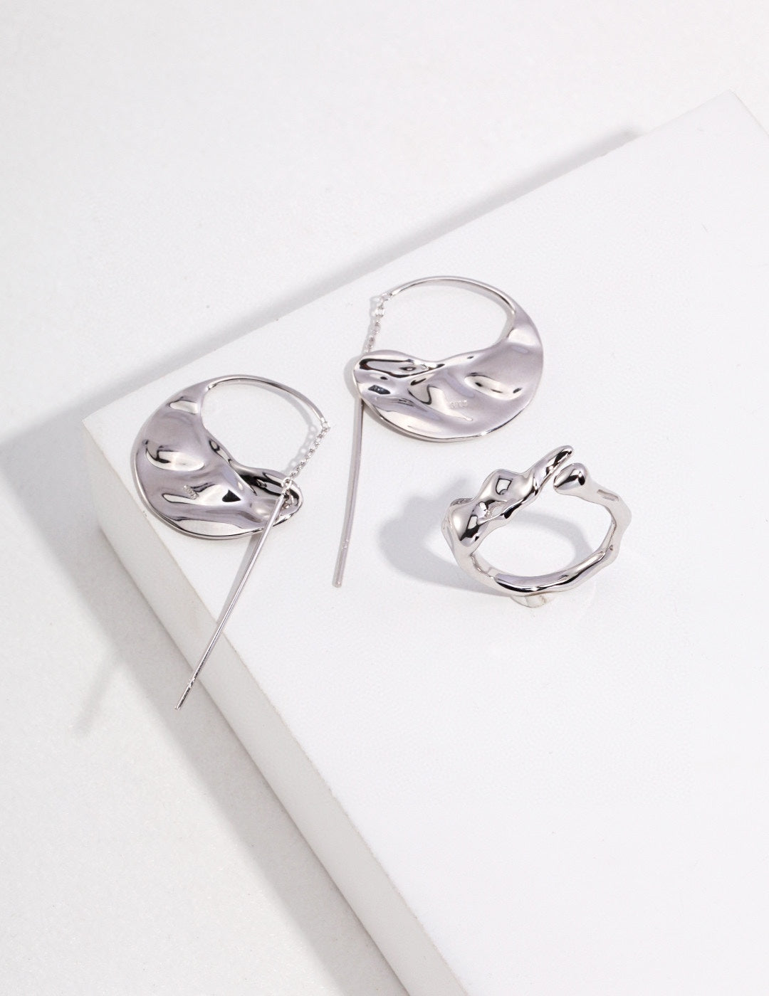 Asymmetrical Design, Circular Shiny Earrings