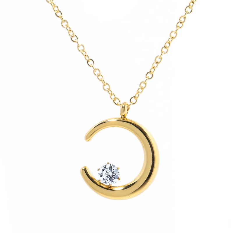 Vintage-Inspired Gold Moon Crystal Pendant Necklace for Women - A Lightweight Luxury Collarbone Chain, Niche Style, Cold Wind Elegance, Fade-Resistant